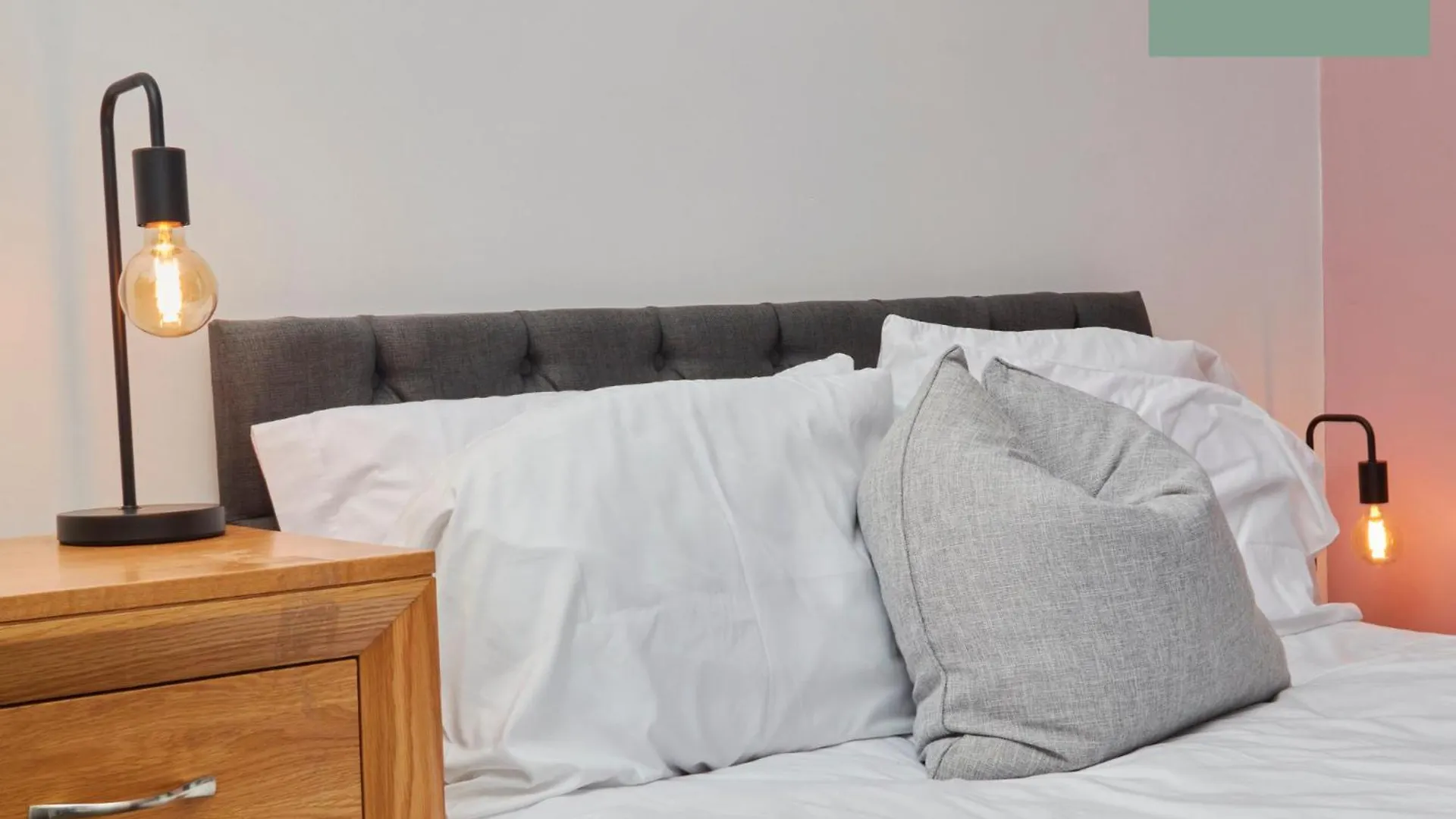 Big 4Bedroom Bradford House With 6 Beds With Parking By Purestay- 7 Night Min!