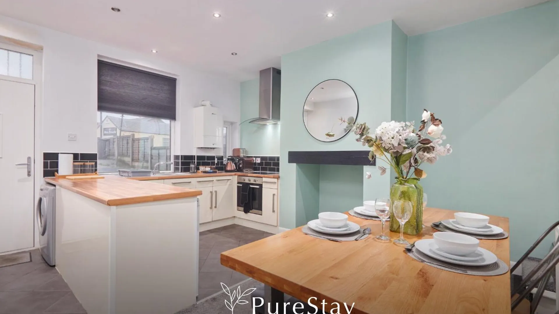 Big 4Bedroom Bradford House With 6 Beds With Parking By Purestay- 7 Night Min! Дом отдыха