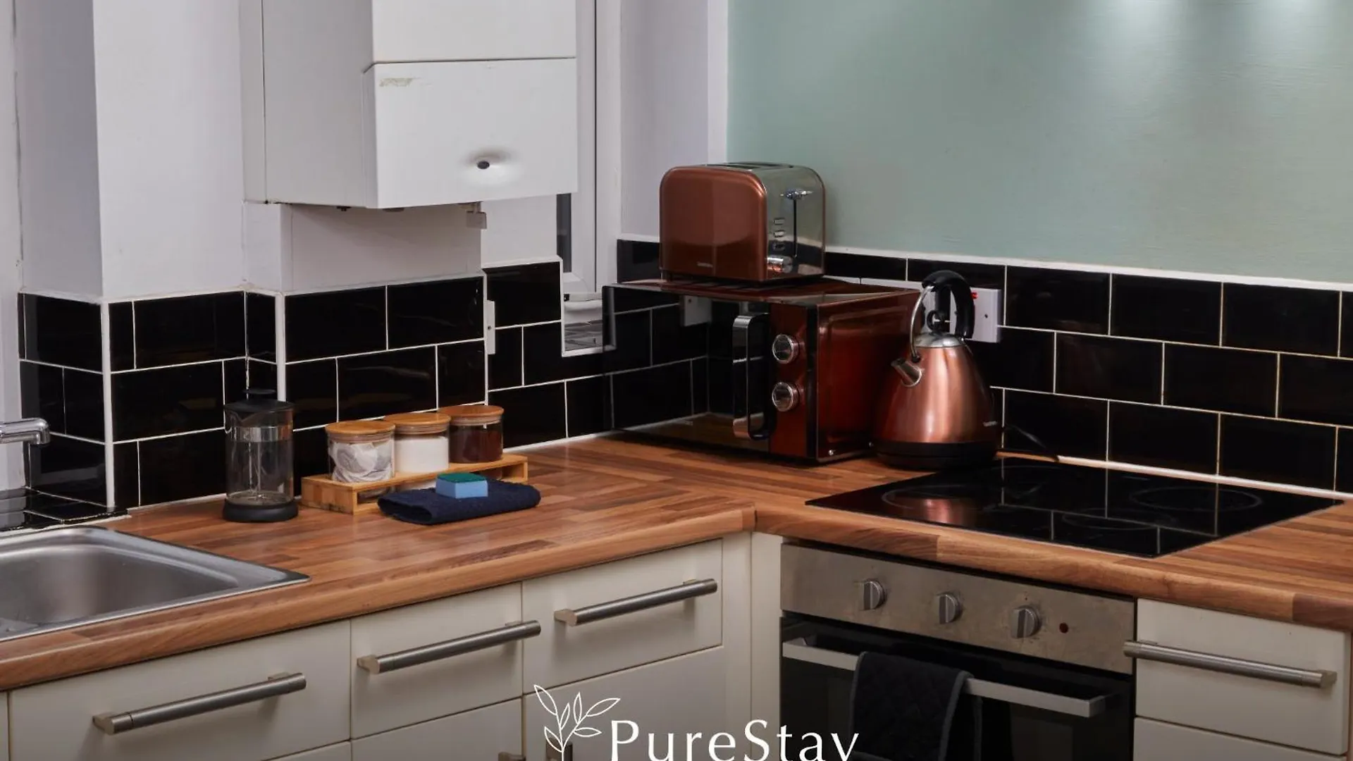 Дом отдыха Big 4Bedroom Bradford House With 6 Beds With Parking By Purestay- 7 Night Min!